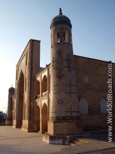 Медресе Кукельдаш (Ташкент). Вид сбоку