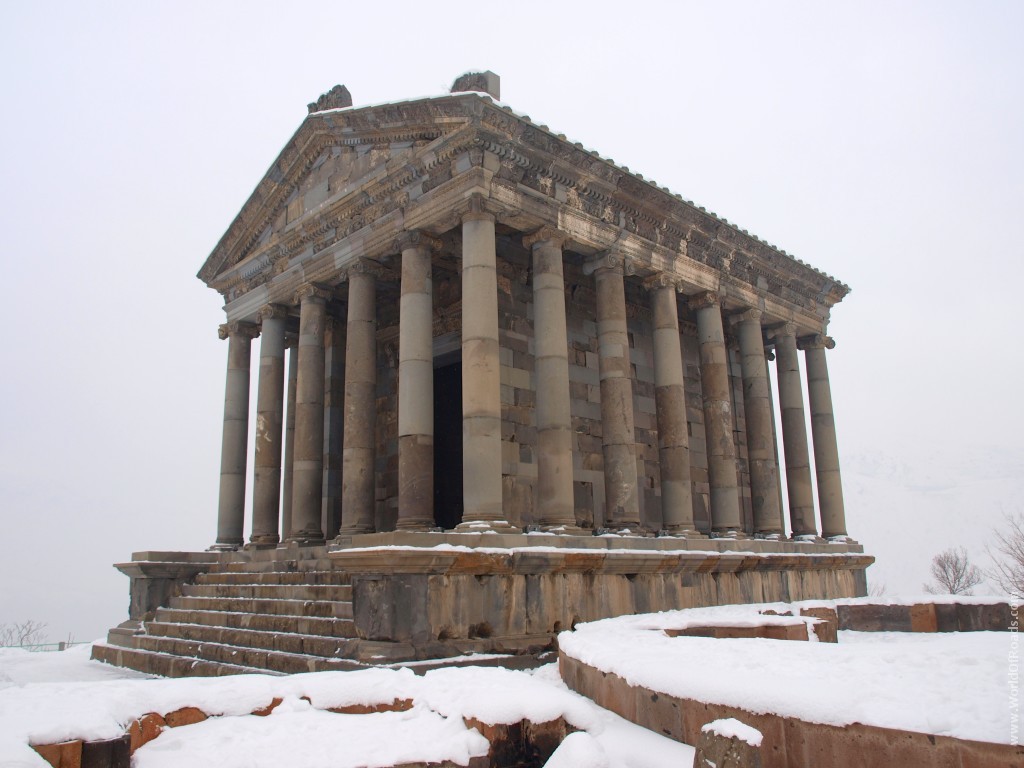 Храм Михра в Гарни