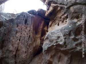 Скалы и наскальные рисунки. Гобустан