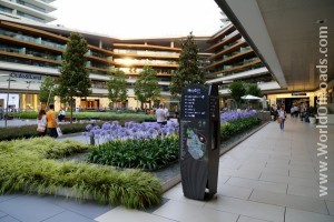 Zorlu Center Istanbul. Inner garden.