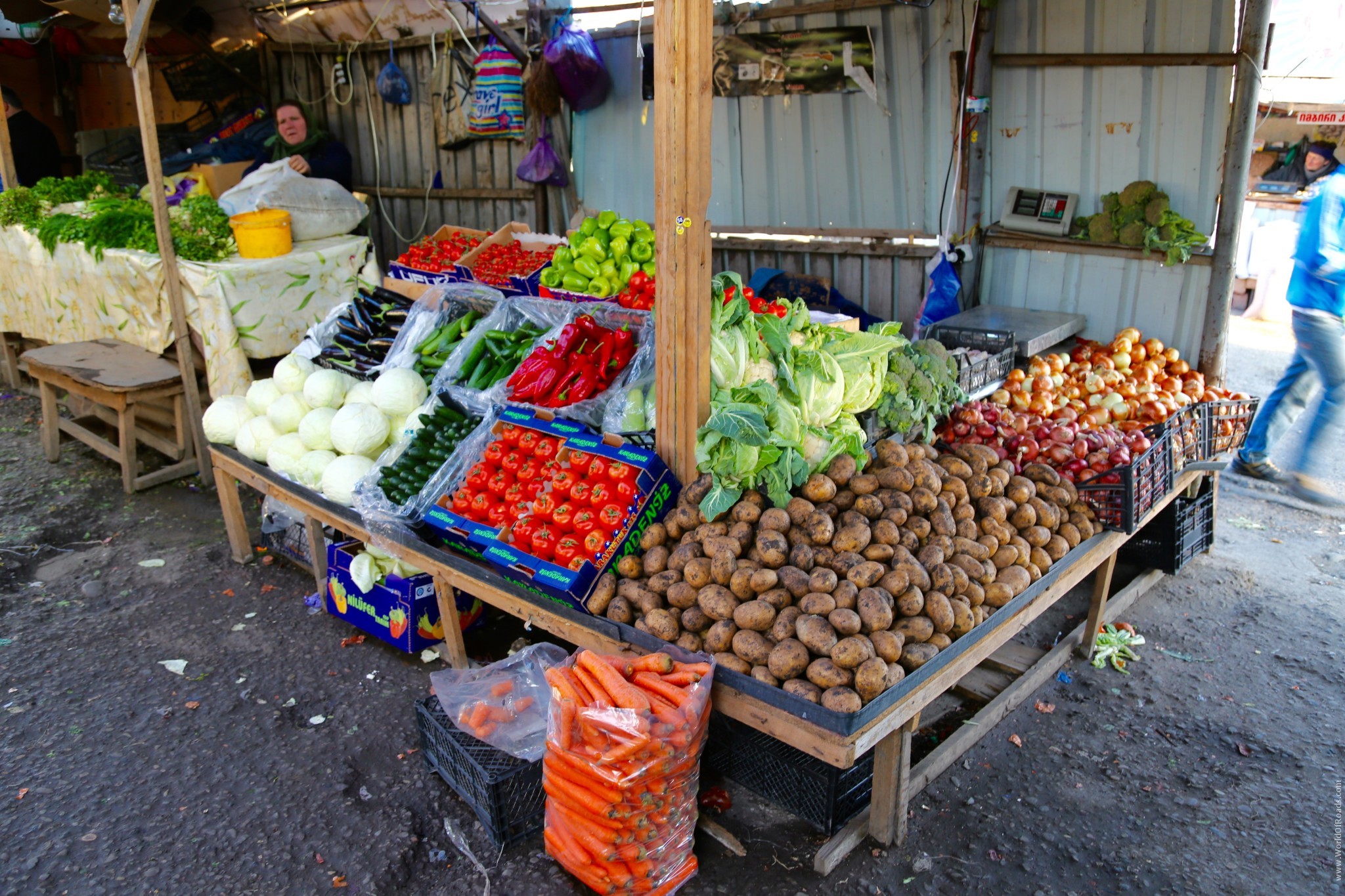 Площадки продажи овощей. Рынок Самгори в Тбилиси. Центральный рынок Тбилиси. Рынок Навтлуги в Тбилиси. Дезертирский рынок в Тбилиси.