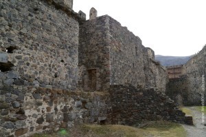 Внутри крепости Хертвиси.