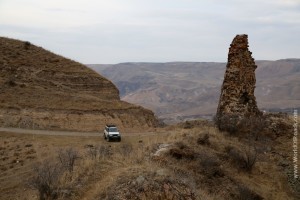 Крепость Тмогви. Грузия. Уаз Патриот.