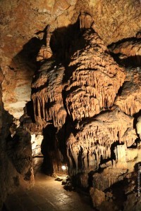 Причудливые узоры пещеры