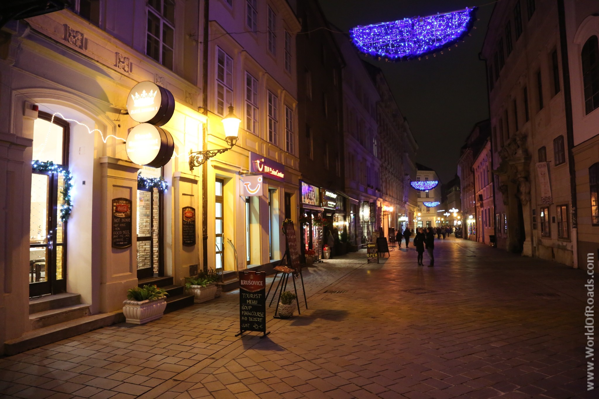 Украшения под Новый год в Братиславе